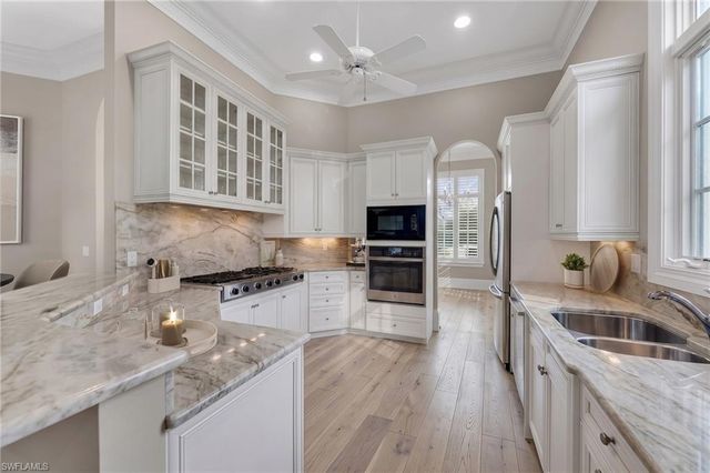 2595 Twinflower LN, Naples, FL 34105