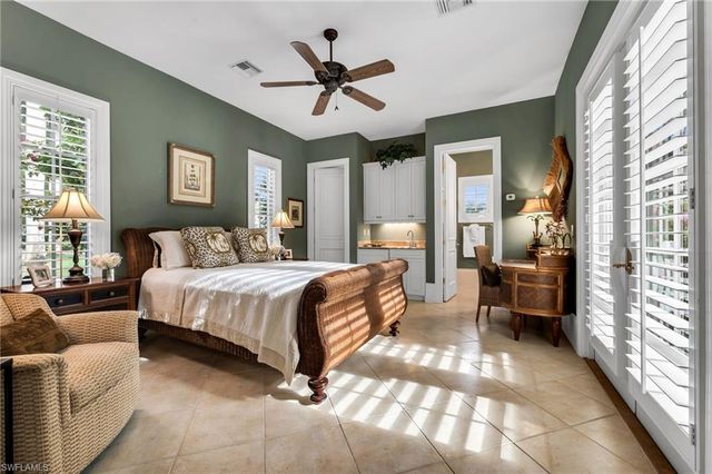 2595 Twinflower LN, Naples, FL 34105