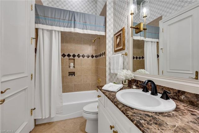 2595 Twinflower LN, Naples, FL 34105