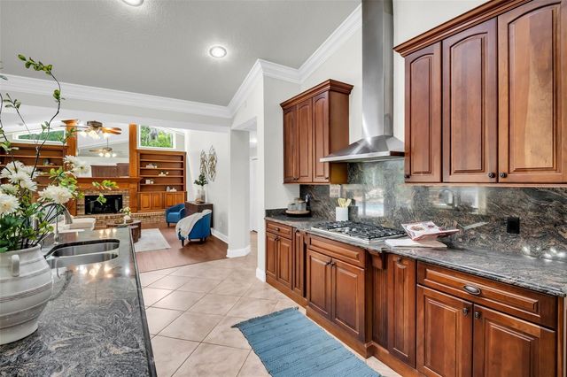 1404 EAST LAKE WOODLANDS PARKWAY, Oldsmar, FL 34677