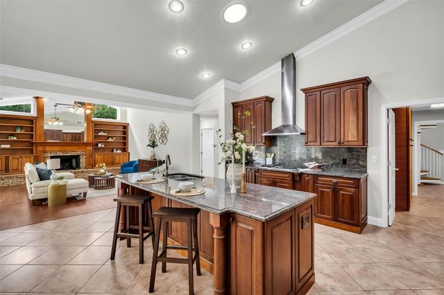 1404 EAST LAKE WOODLANDS PARKWAY, Oldsmar, FL 34677