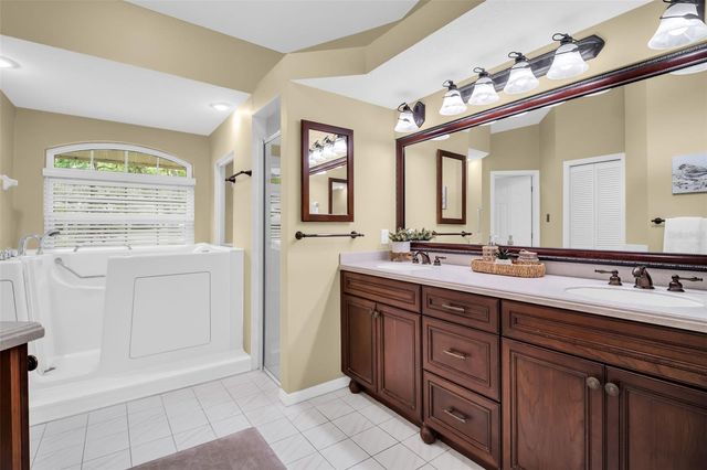 1404 EAST LAKE WOODLANDS PARKWAY, Oldsmar, FL 34677