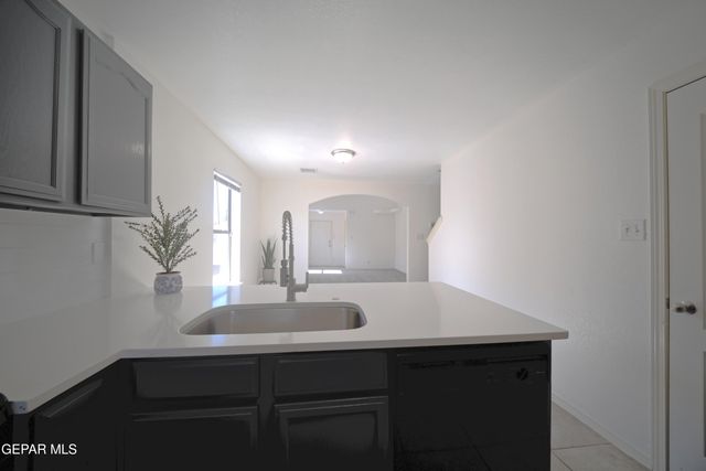 11809 MESQUITE LAKE Lane, El Paso, TX 79934