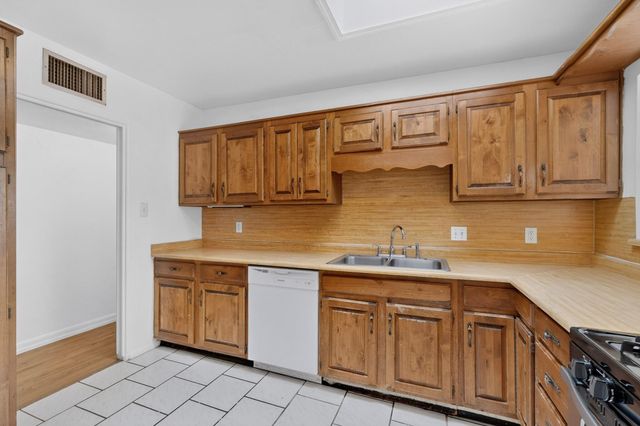 5824 Bellamah Avenue NE, Albuquerque, NM 87110