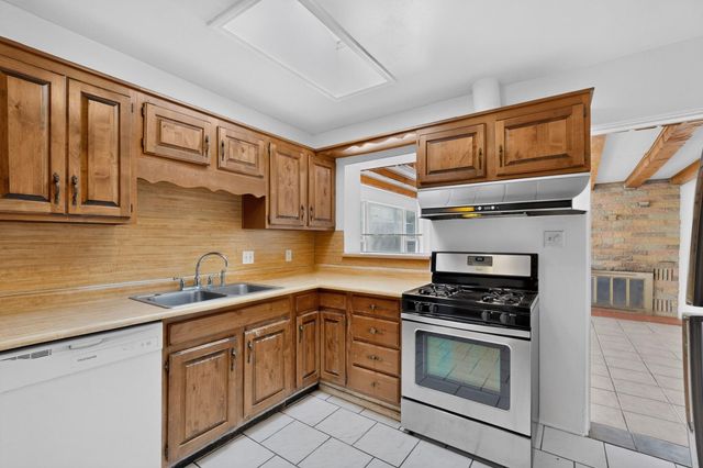 5824 Bellamah Avenue NE, Albuquerque, NM 87110