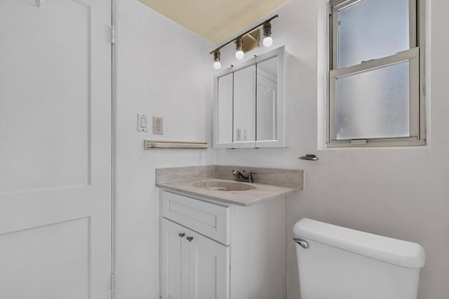 5824 Bellamah Avenue NE, Albuquerque, NM 87110