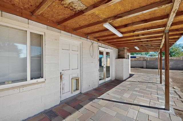5824 Bellamah Avenue NE, Albuquerque, NM 87110
