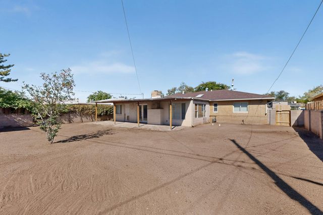 5824 Bellamah Avenue NE, Albuquerque, NM 87110