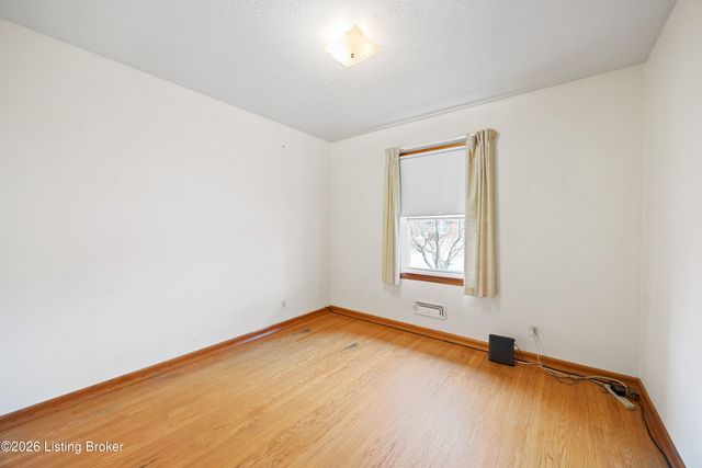 6208 Cutter Dr, Louisville, KY 40218