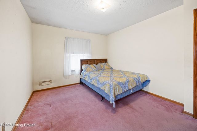 6208 Cutter Dr, Louisville, KY 40218