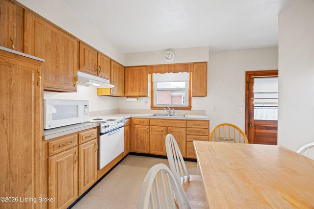 6208 Cutter Dr, Louisville, KY 40218