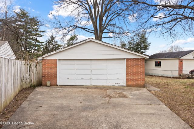 6208 Cutter Dr, Louisville, KY 40218