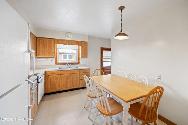 6208 Cutter Dr, Louisville, KY 40218