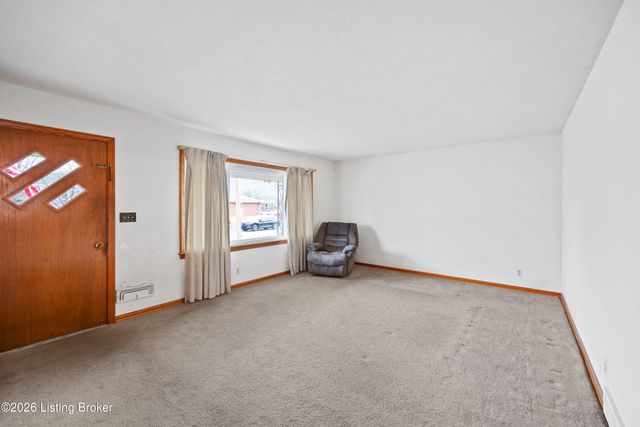 6208 Cutter Dr, Louisville, KY 40218