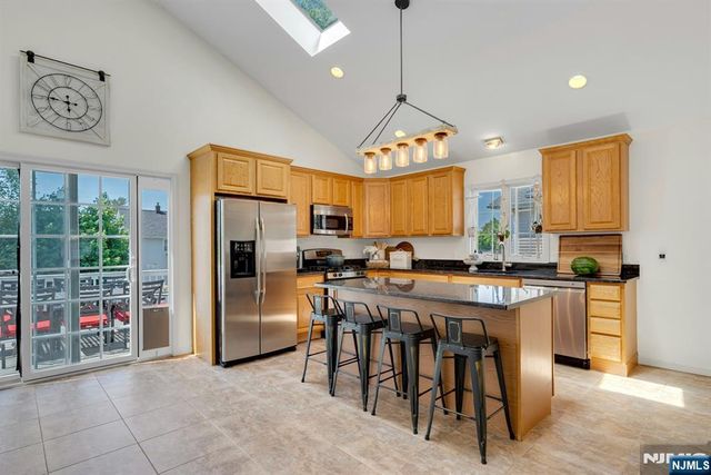 69 Thiem Avenue, Rochelle Park, NJ 07662