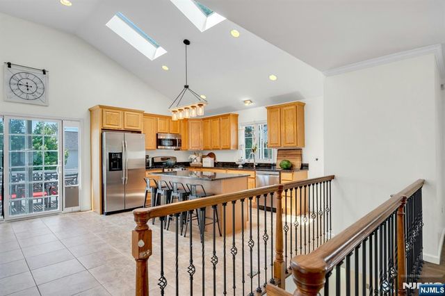 69 Thiem Avenue, Rochelle Park, NJ 07662