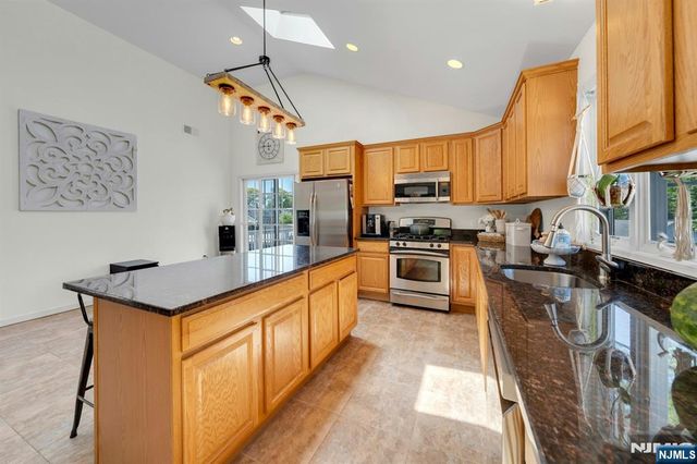 69 Thiem Avenue, Rochelle Park, NJ 07662
