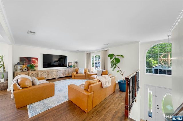 69 Thiem Avenue, Rochelle Park, NJ 07662