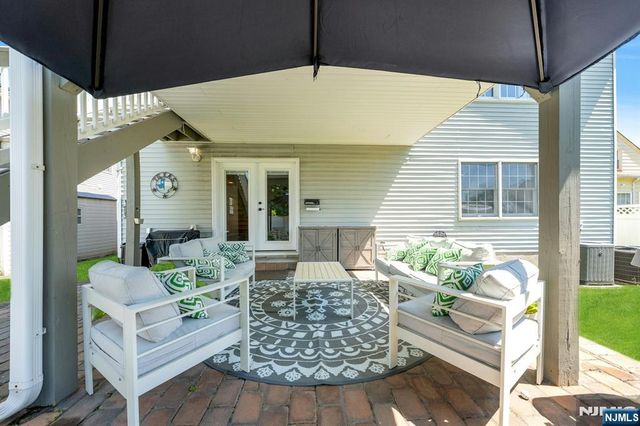 69 Thiem Avenue, Rochelle Park, NJ 07662