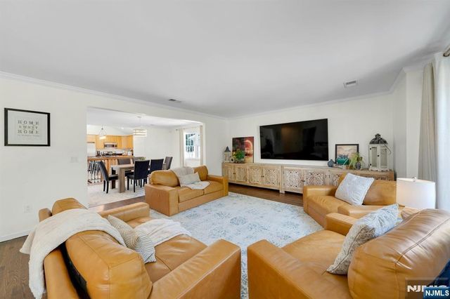 69 Thiem Avenue, Rochelle Park, NJ 07662