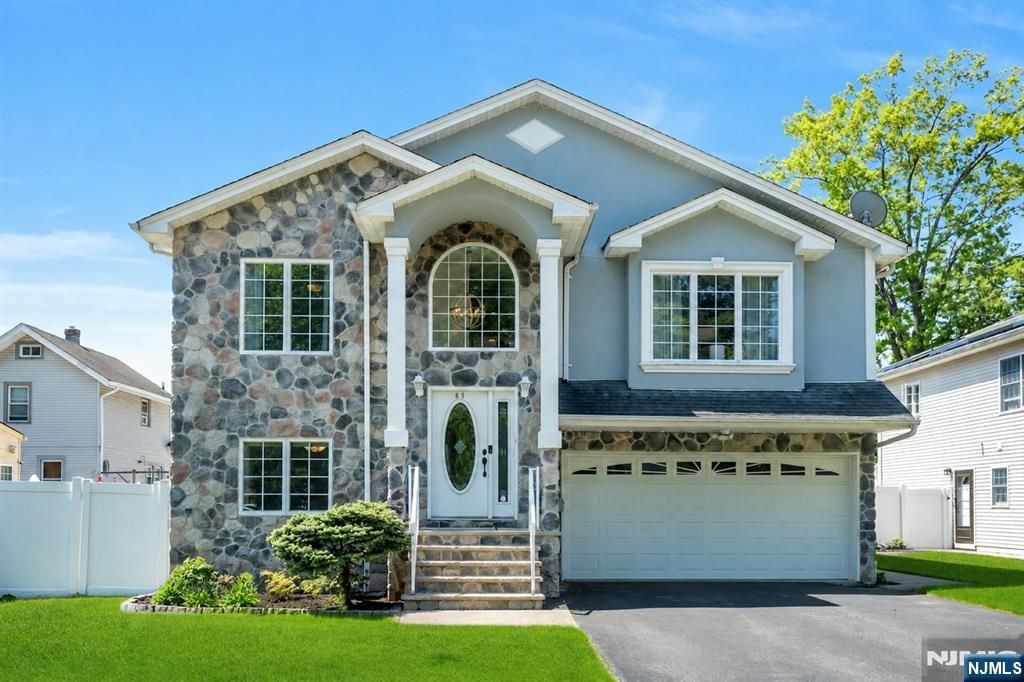 69 Thiem Avenue, Rochelle Park, NJ 07662