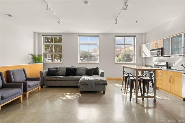 10 Ann Street APT 102, Norwalk, CT 06854