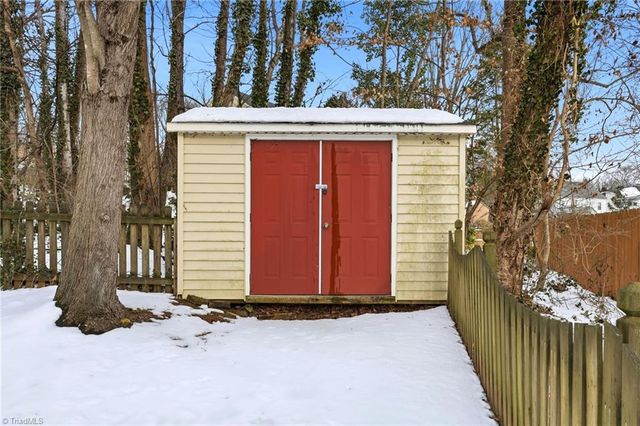 720 Old Gaston Place, Winston-salem, NC 27103