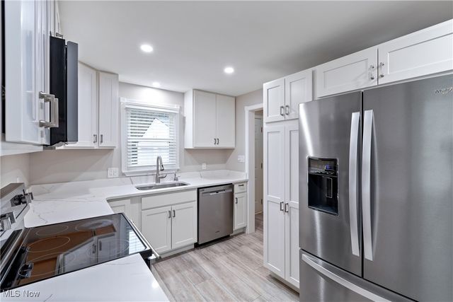 581 Stanley Road, Akron, OH 44312