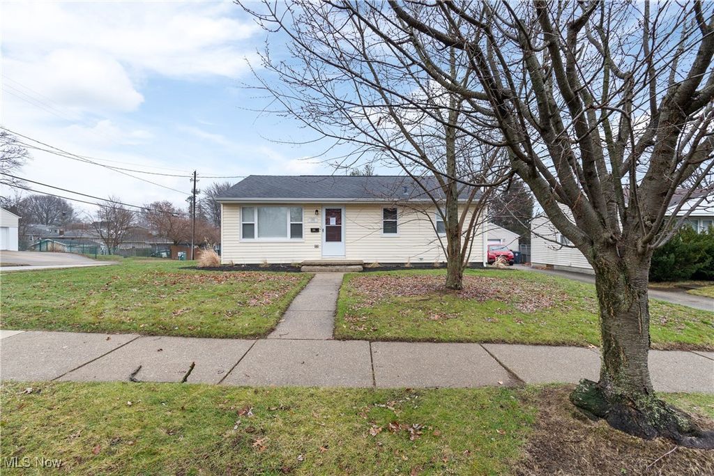 581 Stanley Road, Akron, OH 44312