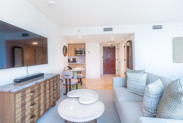 223 Saratoga Road 1421, Honolulu, HI 96815