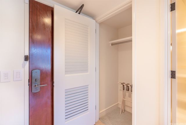 223 Saratoga Road 1421, Honolulu, HI 96815