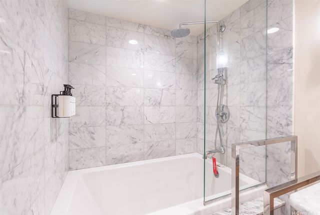 223 Saratoga Road 1421, Honolulu, HI 96815