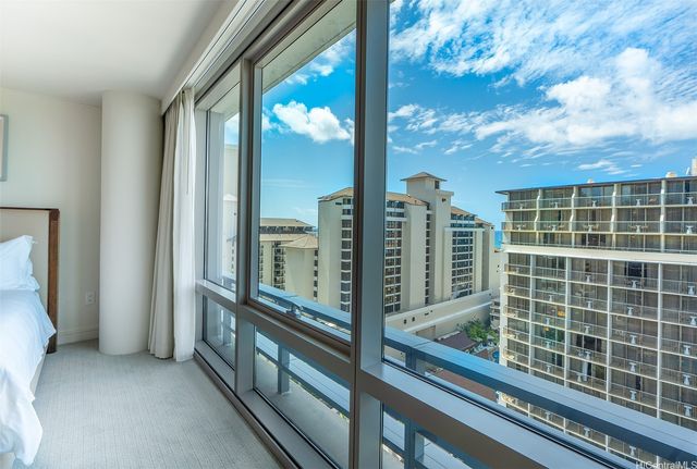 223 Saratoga Road 1421, Honolulu, HI 96815