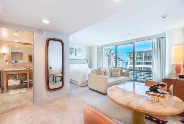 223 Saratoga Road 1421, Honolulu, HI 96815