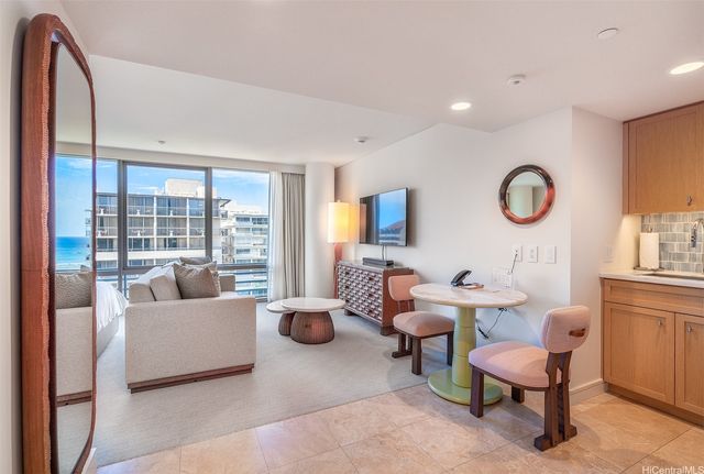 223 Saratoga Road 1421, Honolulu, HI 96815