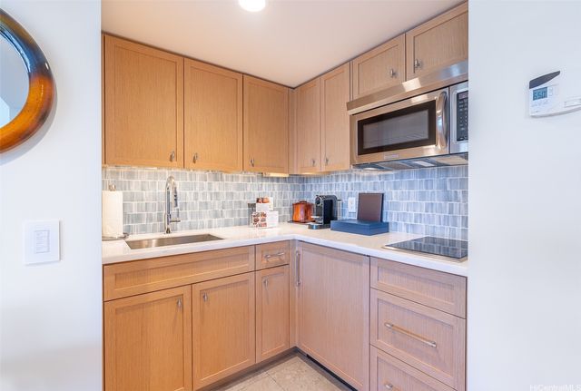 223 Saratoga Road 1421, Honolulu, HI 96815