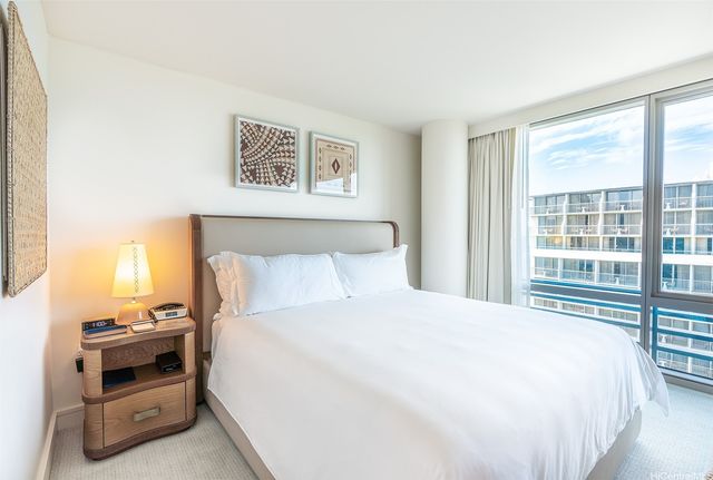 223 Saratoga Road 1421, Honolulu, HI 96815