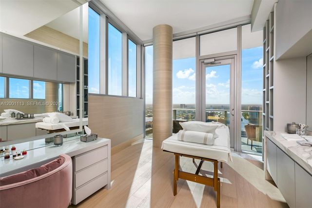 17475 Collins Avenue PH3201, Sunny Isles Beach, FL 33160
