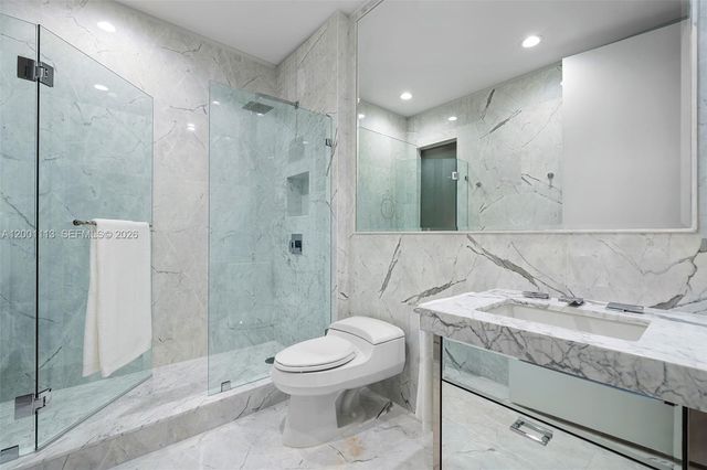 17475 Collins Avenue PH3201, Sunny Isles Beach, FL 33160