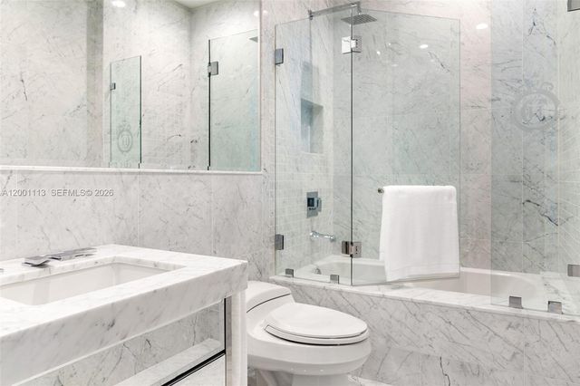 17475 Collins Avenue PH3201, Sunny Isles Beach, FL 33160