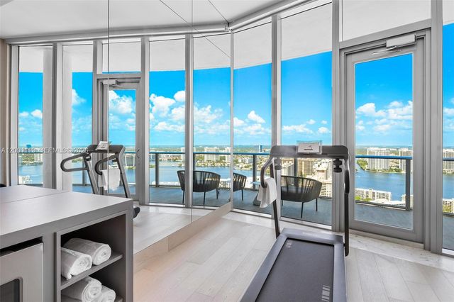 17475 Collins Avenue PH3201, Sunny Isles Beach, FL 33160