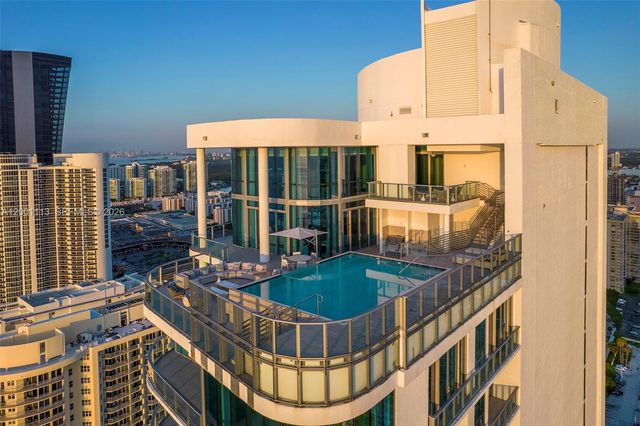 17475 Collins Avenue PH3201, Sunny Isles Beach, FL 33160