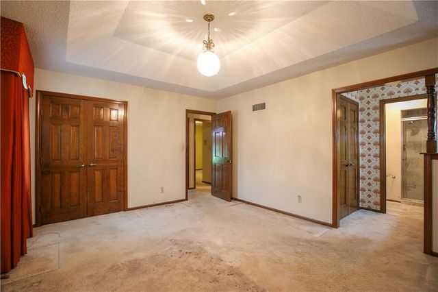 1010 SE 4th Terrace, Lee's Summit, MO 64063
