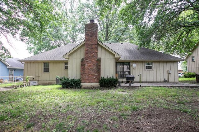 1010 SE 4th Terrace, Lee's Summit, MO 64063