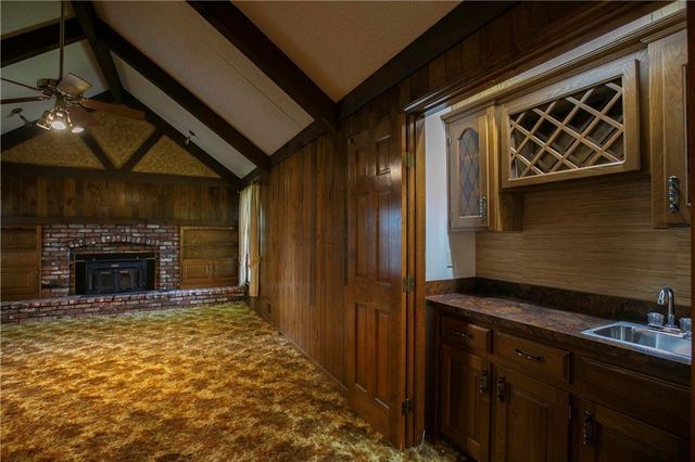 1010 SE 4th Terrace, Lee's Summit, MO 64063