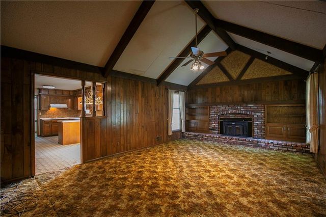 1010 SE 4th Terrace, Lee's Summit, MO 64063