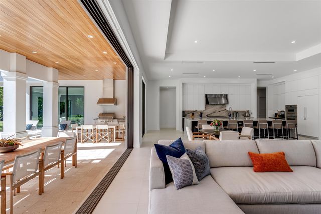 2719 Embassy Drive, West Palm Beach, FL 33401