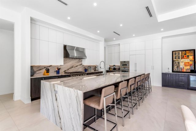 2719 Embassy Drive, West Palm Beach, FL 33401