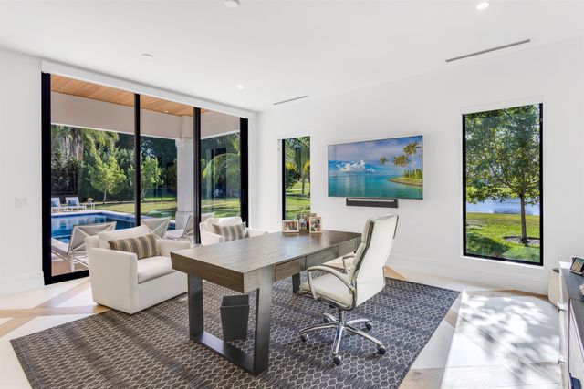 2719 Embassy Drive, West Palm Beach, FL 33401