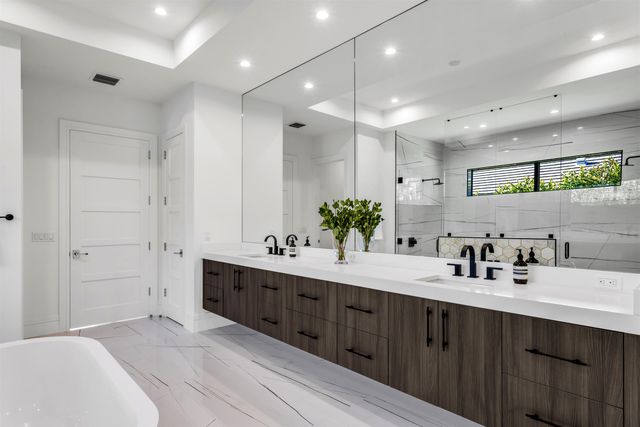 2719 Embassy Drive, West Palm Beach, FL 33401